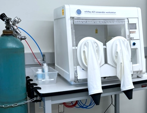  Microbiology testing equipment that allows hands fr sample manipulation